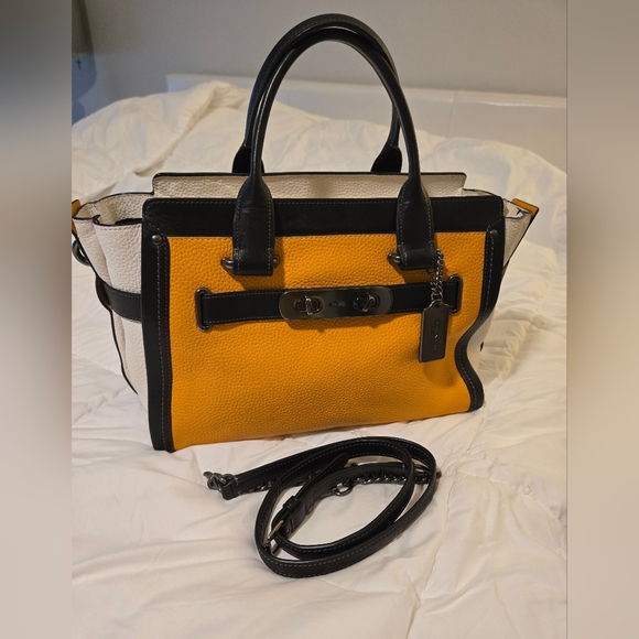 Coach Swagger Women's Yellow and Black Handbag EUC - Picture 2 of 13